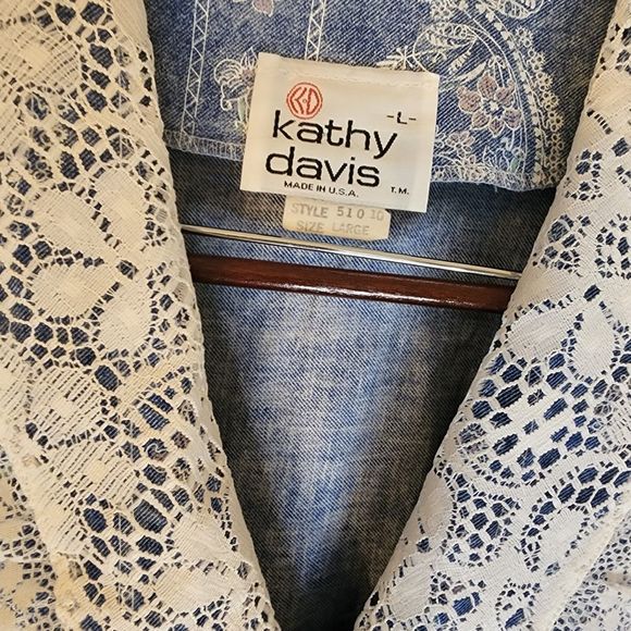 🌴Bundle 3 or more - 30% Disc🌴 NWOT Kathy Davis vintage lace collar blazer. - Picture 3 of 10